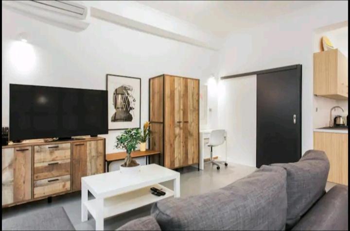 Fashionable Base In Central Athens In The Old Tailor Factory 외부 사진